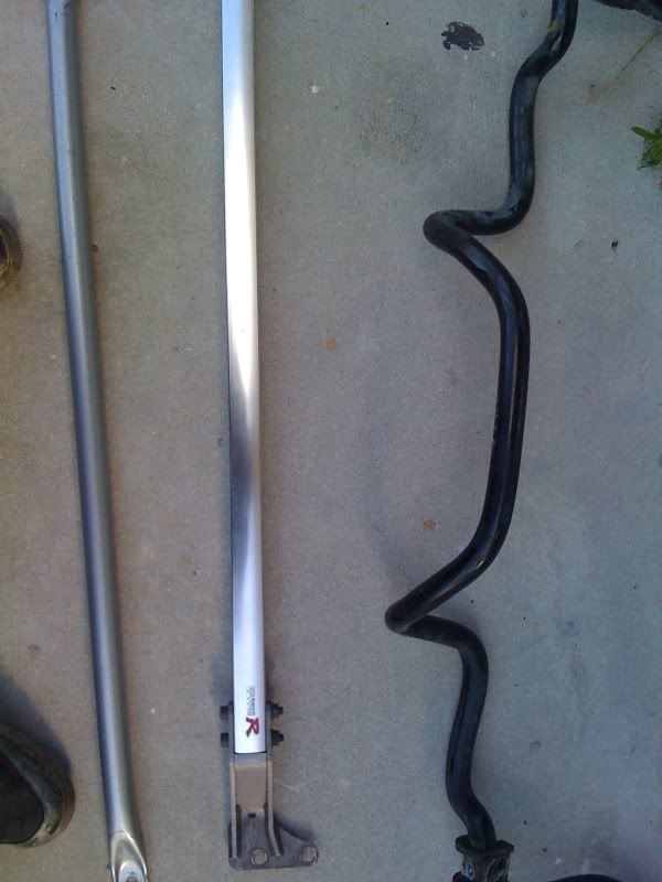2001 type r sway and strut bars & Jdm blk dc2 recaro's local pick up