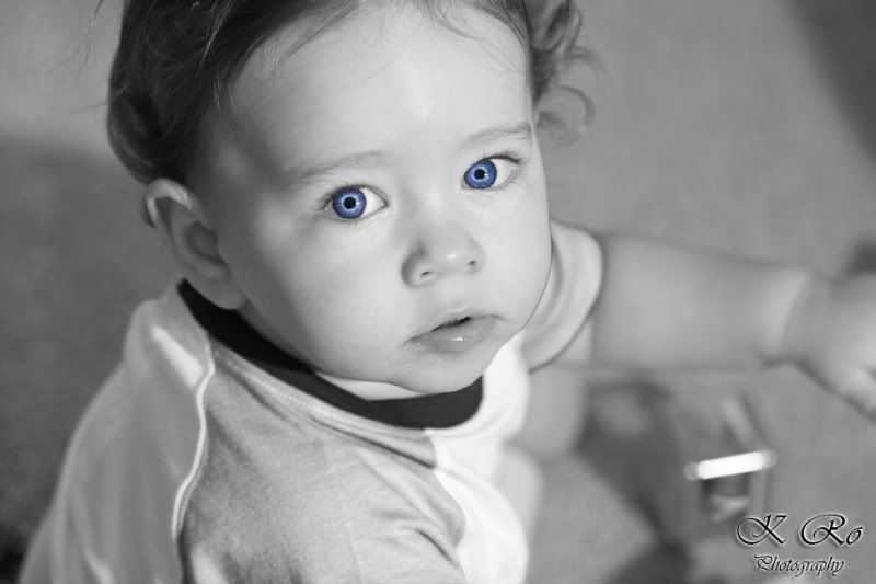 IMAGE: http://i96.photobucket.com/albums/l167/tatigirl34/jordanblueeyes.jpg