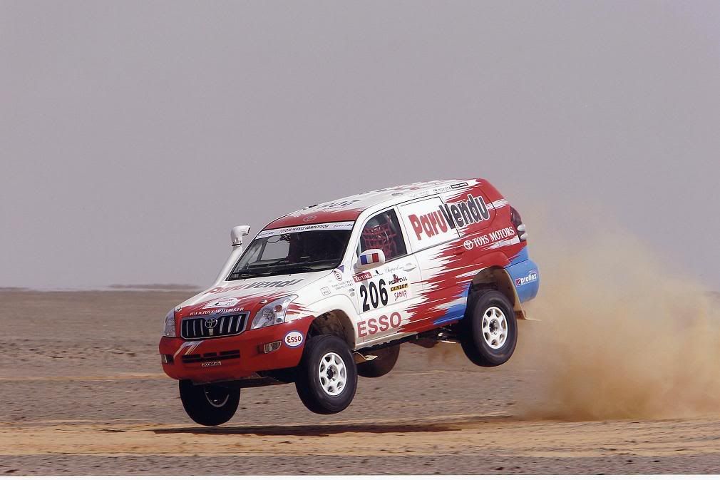 441495_Toyota-Dakar-1.jpg