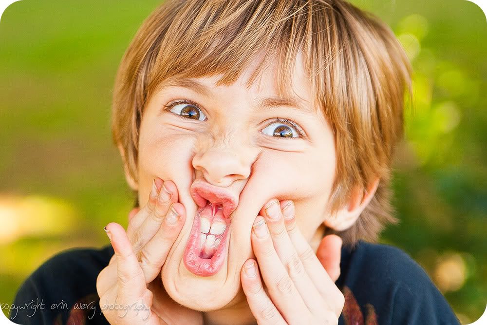 IMAGE: http://i96.photobucket.com/albums/l169/erinavery/rs.jpg