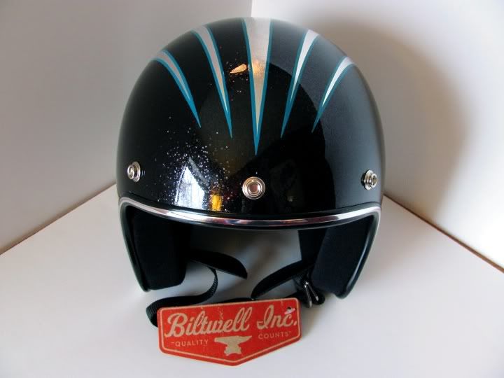  SCALLOP SILVERLEAF DESIGN outlined in an old school TEAL pinstripe