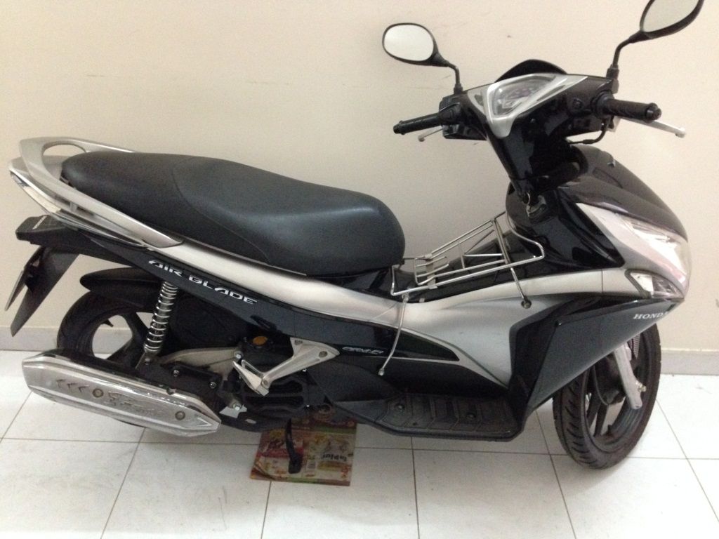 [HCM] Honda AirBlade II đầu bự mới như thùng, mới mua hãng cuối năm 2011, mới 99.99% - 2