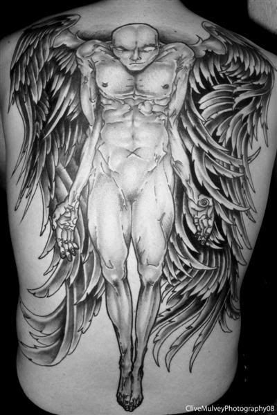 He is frickn awesome Got the entire sleeve finished now Also done my back 