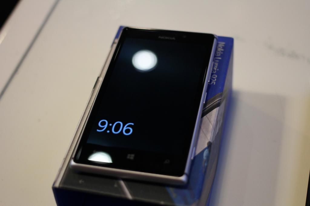 HCM - Nokia  Lumina 925 bạc Fullbox còn bảo hành tới tháng 2/2015. - 10
