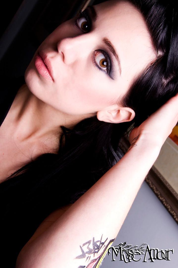 IMAGE: http://i96.photobucket.com/albums/l186/thatsilentmoment/Apr112009_1344.jpg