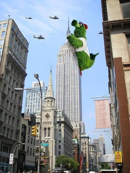 phillies-phanatic-empire-state-building.jpg