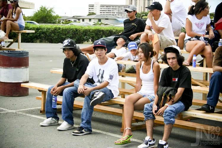 IMAGE: http://i96.photobucket.com/albums/l192/jnakatsu/10-22-2007-Meanmug.jpg