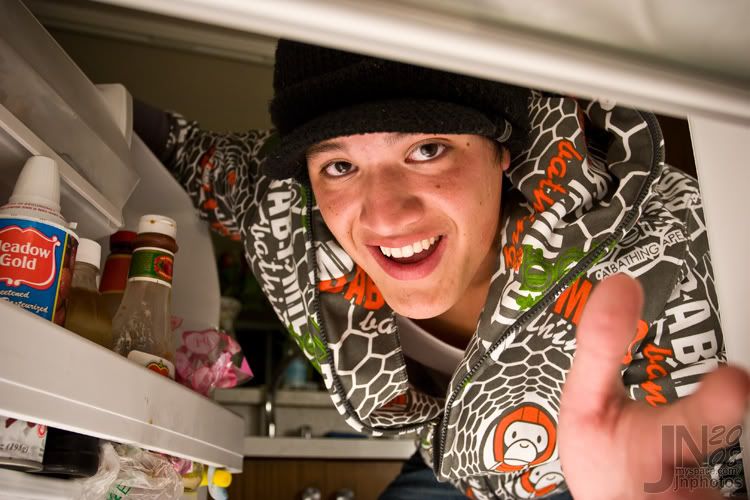 IMAGE: http://i96.photobucket.com/albums/l192/jnakatsu/Boredom2.jpg