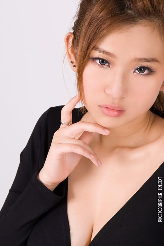 19歲34E動漫女Miyoko Lau圖片