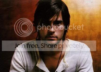 https://i96.photobucket.com/albums/l186/Bee_Myself/tn2_jared_leto_2.jpg